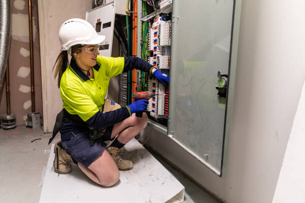 Best Licensed Electrician  in Leland, MS